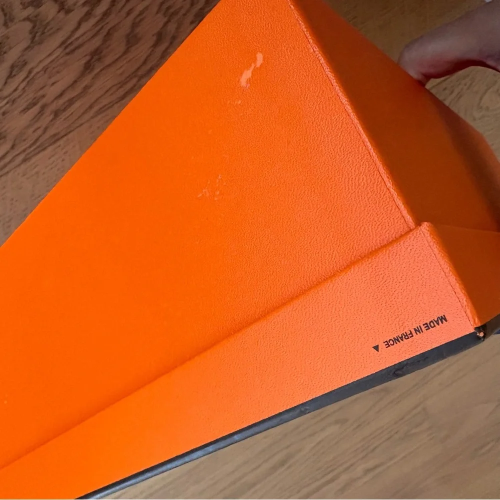 Hermes elegant hermès